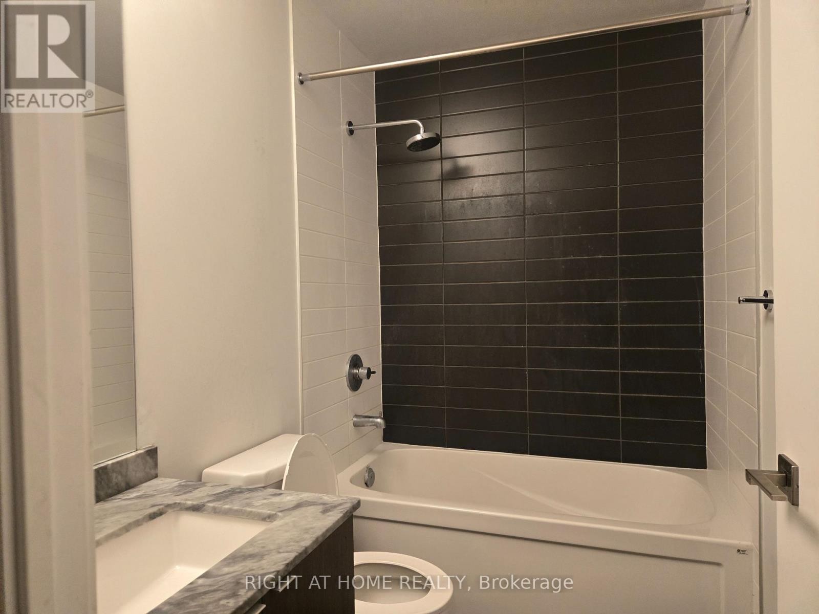 












815 - 4055 PARKSIDE VILLAGE DRIVE

,
Mississauga (Creditview),




Ontario
L5B0K8

