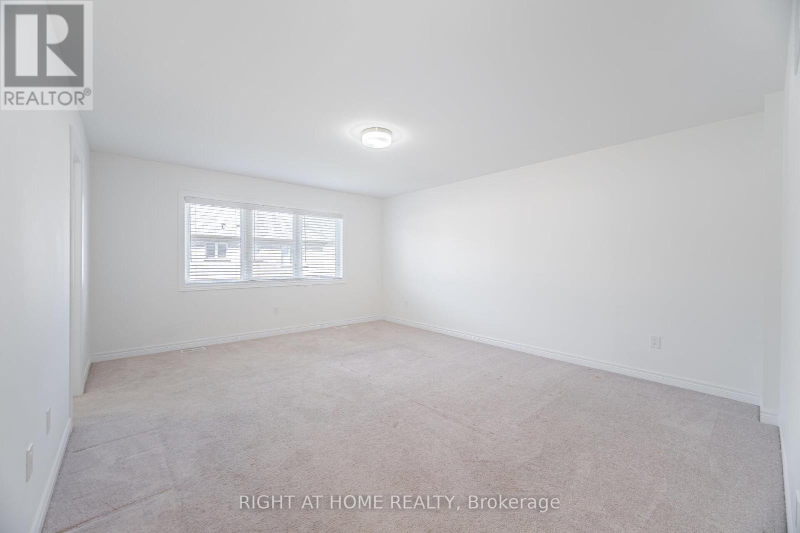 












1323 CHEE CHEE LANDING

,
Milton (FO Ford),




Ontario
L9E1L3

