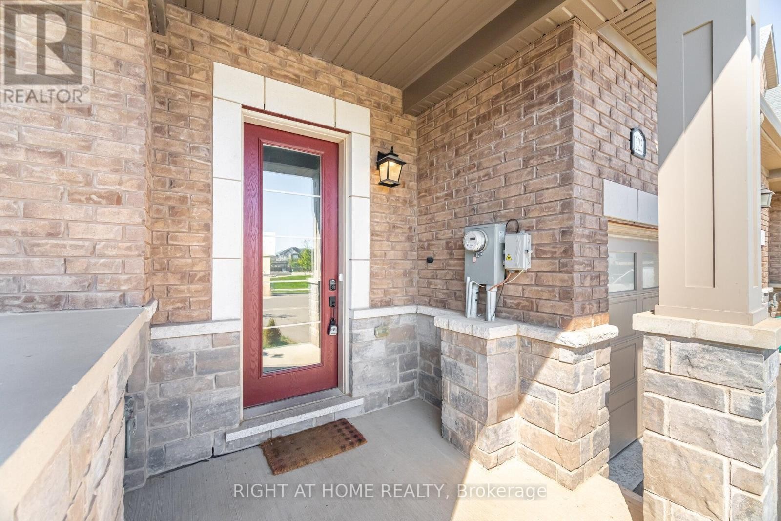 












1323 CHEE CHEE LANDING

,
Milton (FO Ford),




Ontario
L9E1L3

