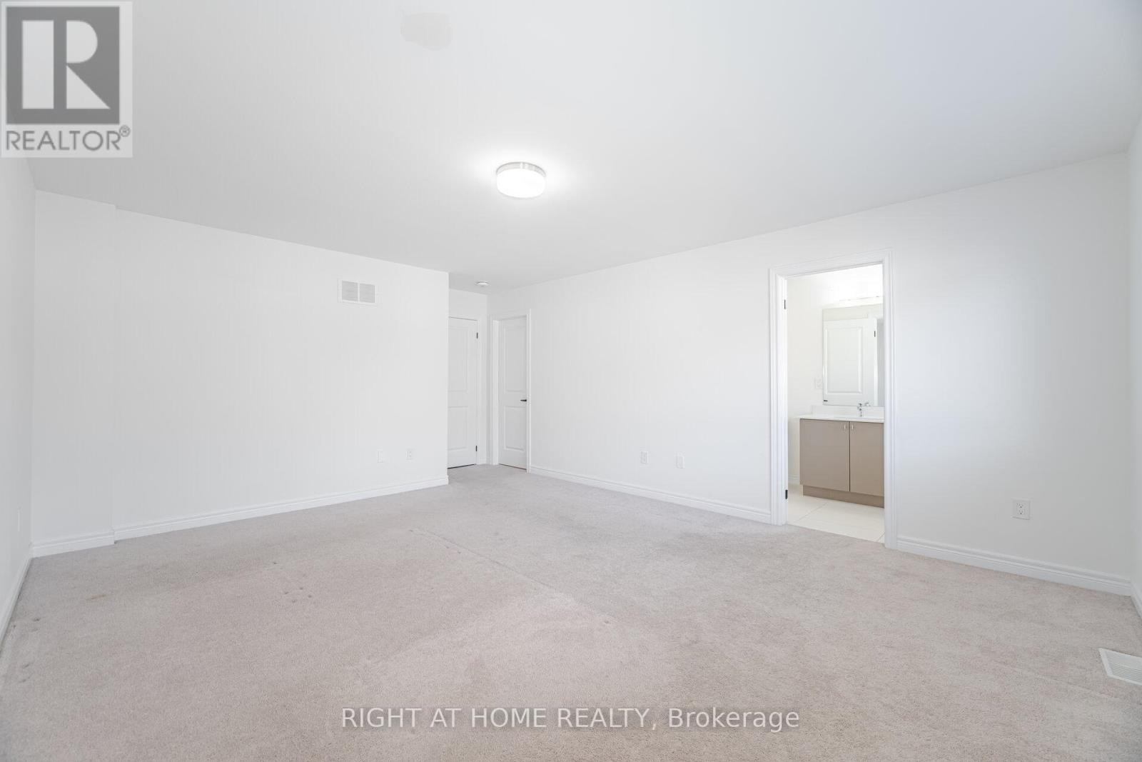 












1323 CHEE CHEE LANDING

,
Milton (FO Ford),




Ontario
L9E1L3

