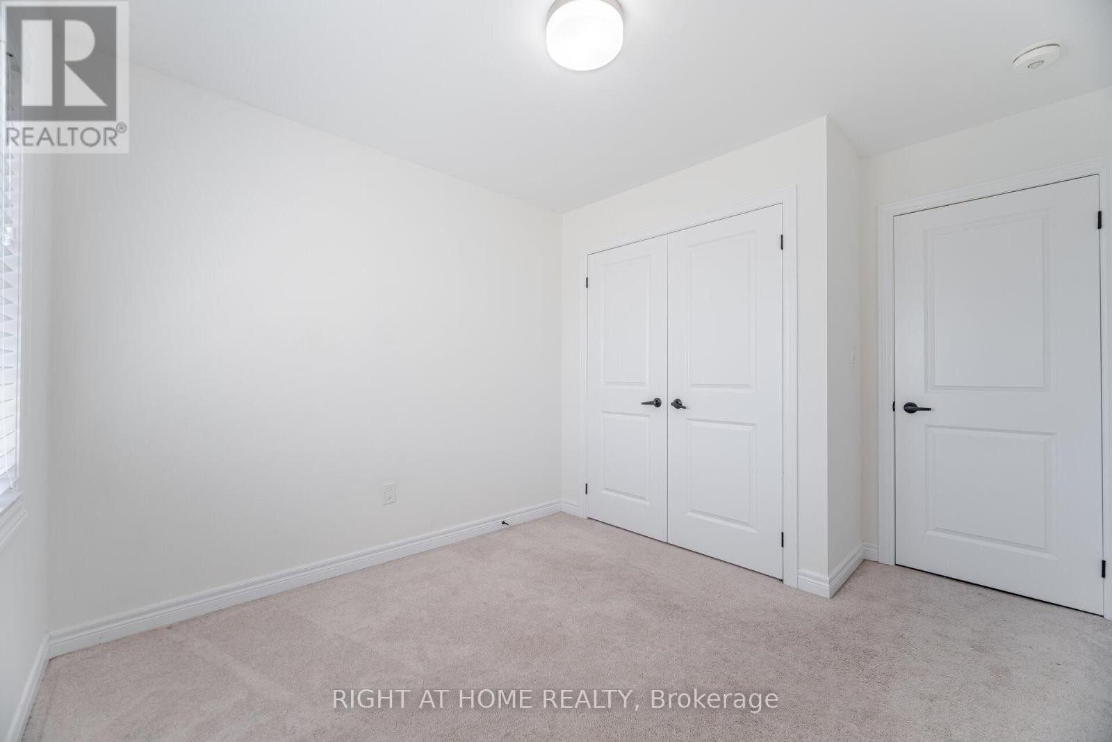 












1323 CHEE CHEE LANDING

,
Milton (FO Ford),




Ontario
L9E1L3

