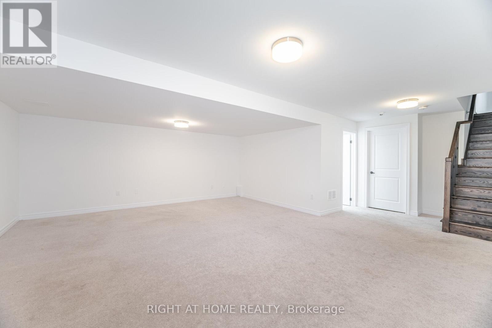












1323 CHEE CHEE LANDING

,
Milton (FO Ford),




Ontario
L9E1L3

