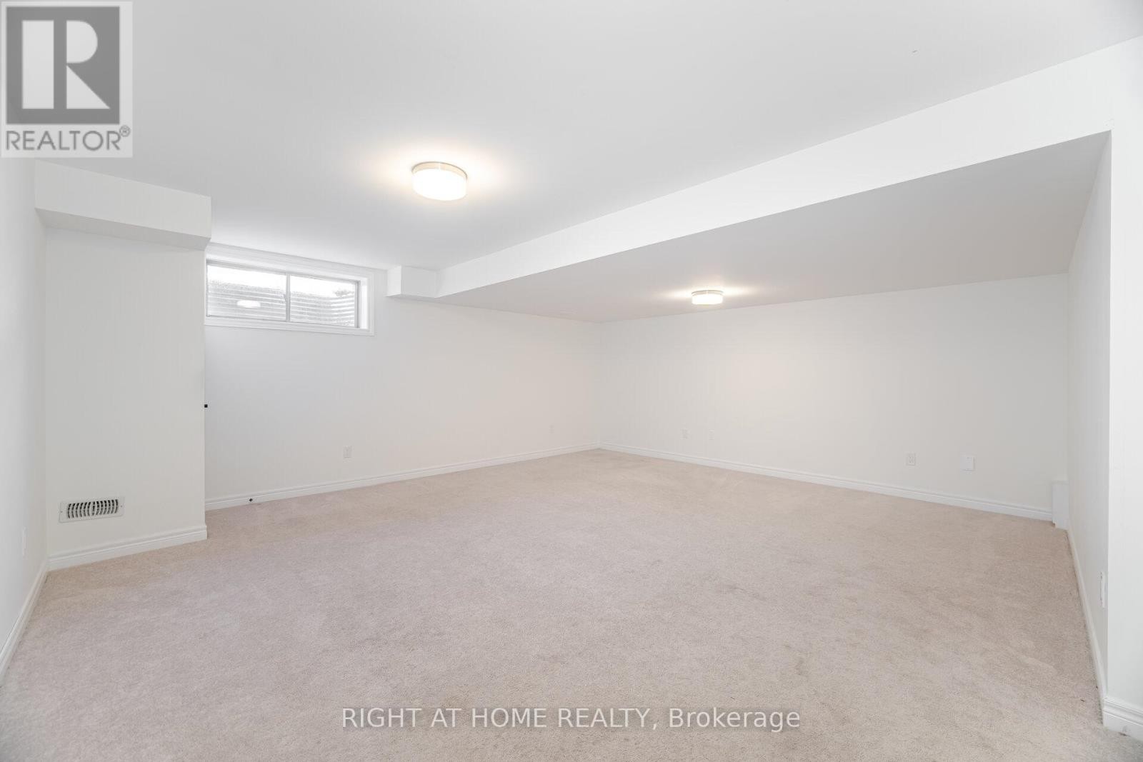 












1323 CHEE CHEE LANDING

,
Milton (FO Ford),




Ontario
L9E1L3

