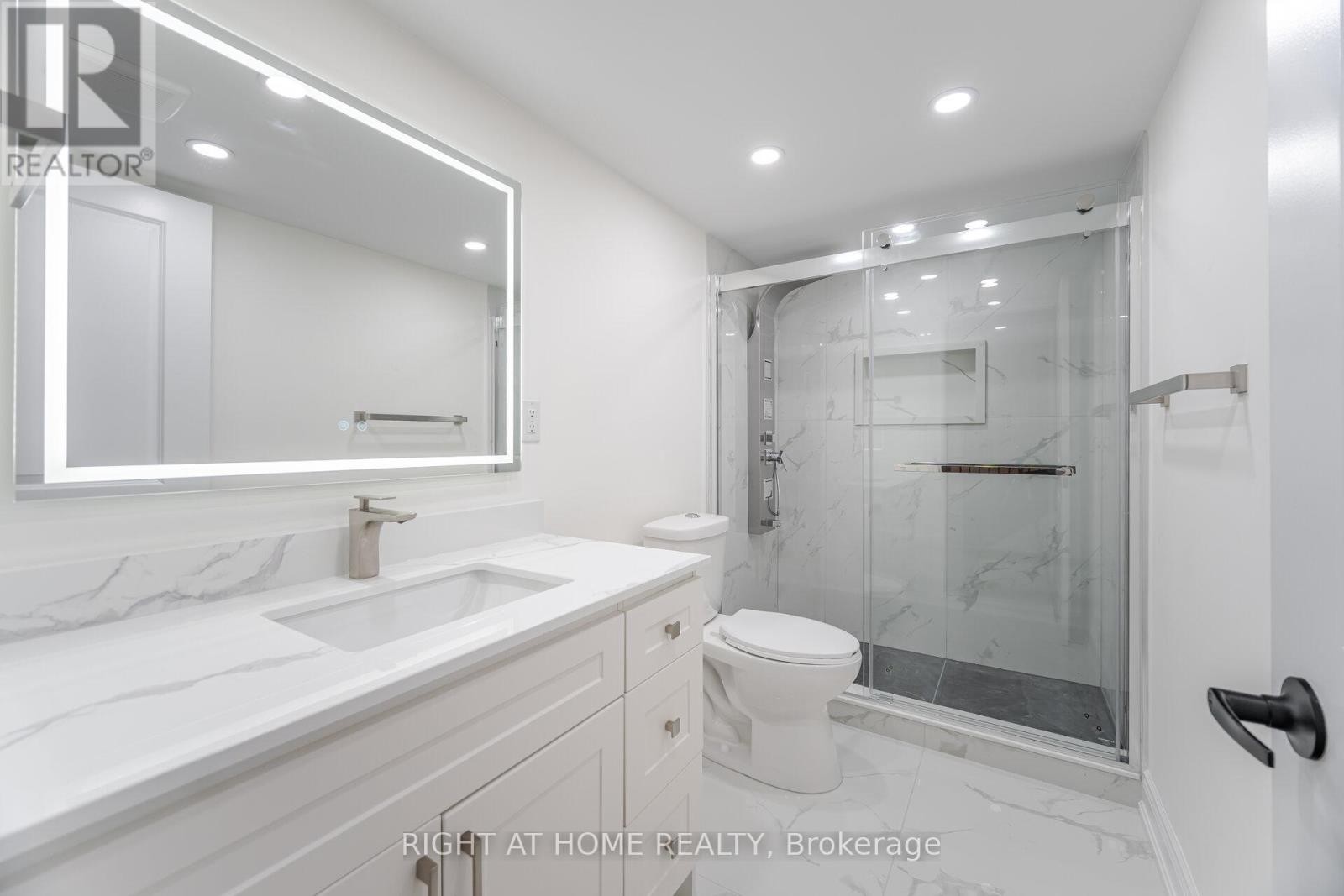 












1323 CHEE CHEE LANDING

,
Milton (FO Ford),




Ontario
L9E1L3

