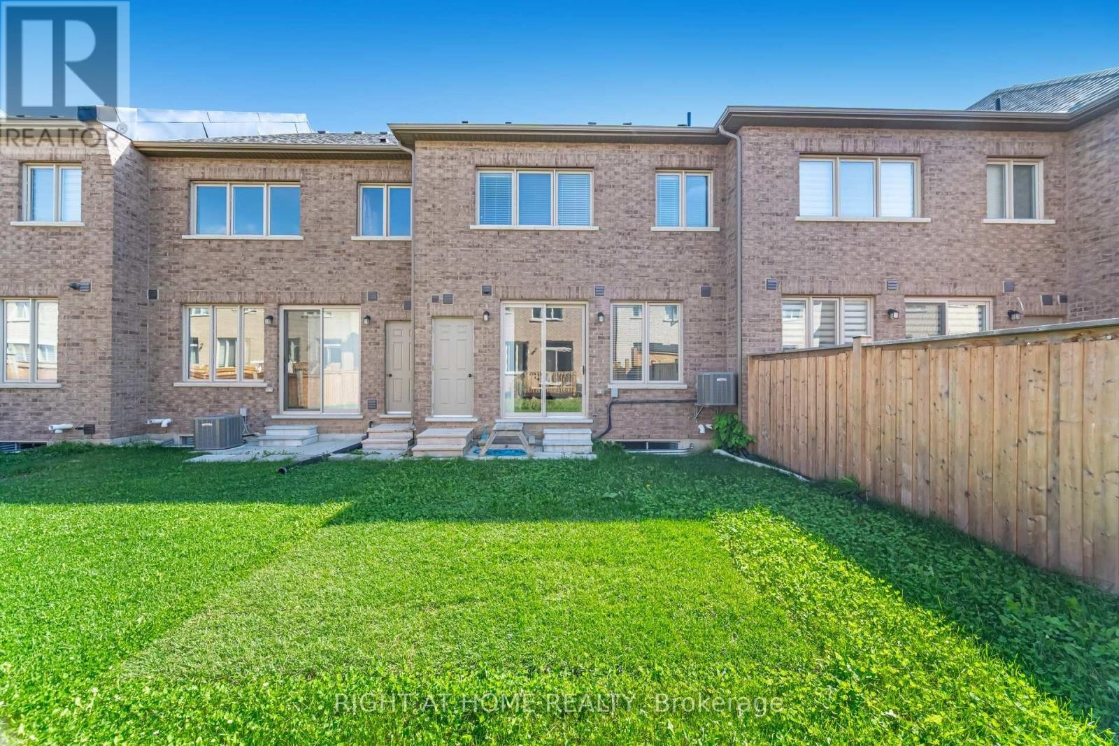 












1323 CHEE CHEE LANDING

,
Milton (FO Ford),




Ontario
L9E1L3

