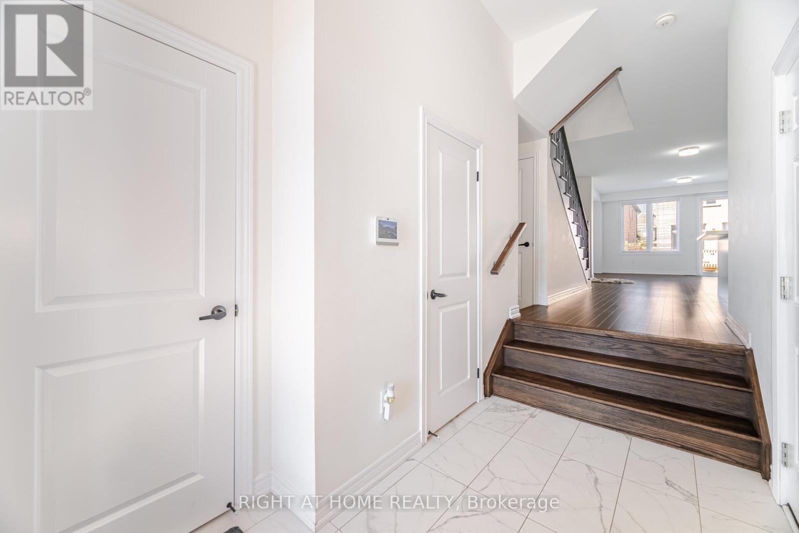 












1323 CHEE CHEE LANDING

,
Milton (FO Ford),




Ontario
L9E1L3

