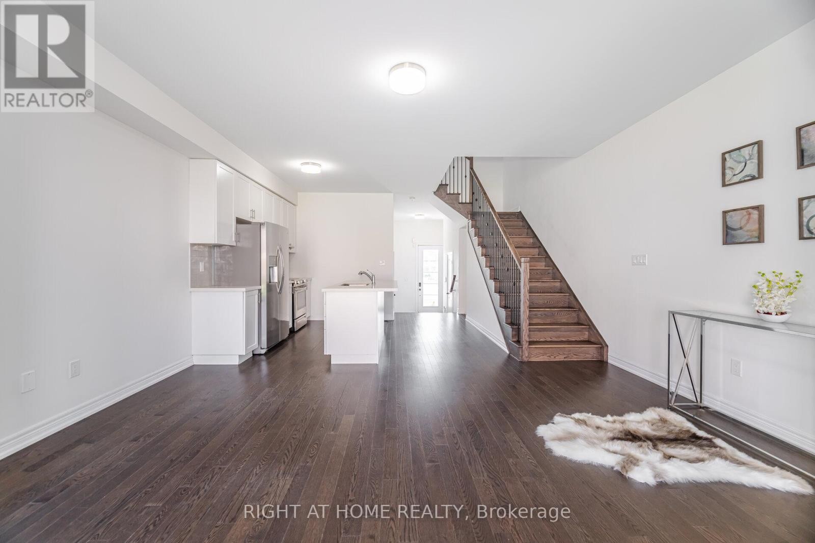 












1323 CHEE CHEE LANDING

,
Milton (FO Ford),




Ontario
L9E1L3

