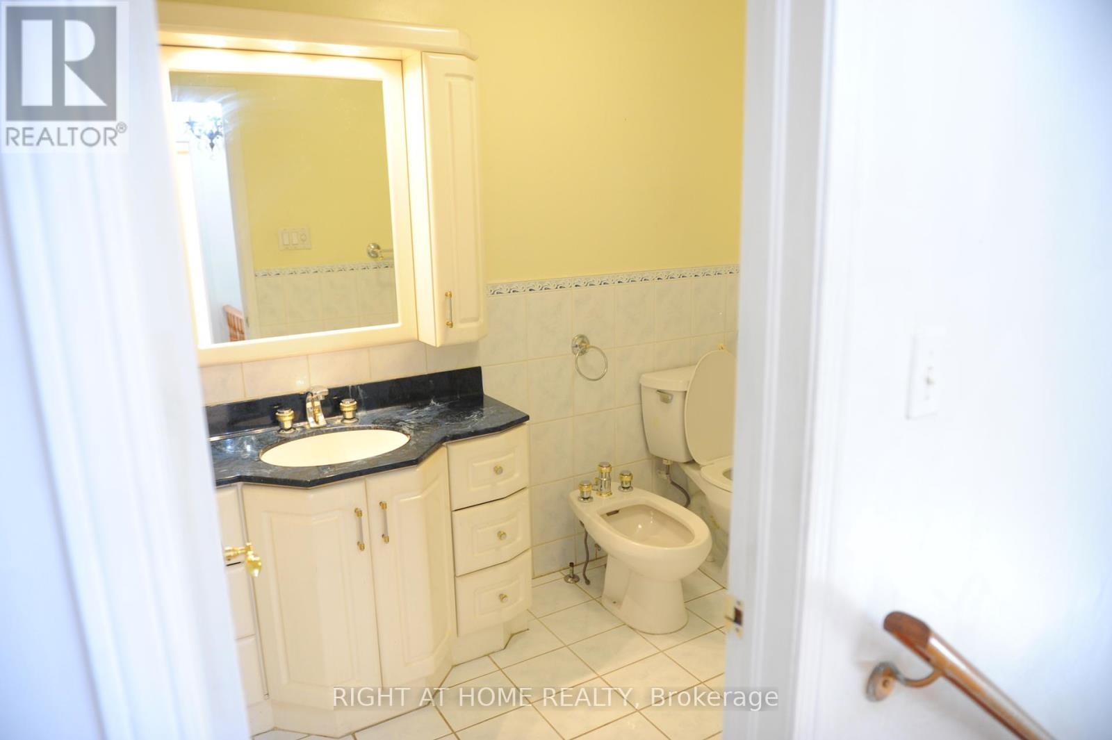 












UPPER - 1618 CORKSTONE GLADE

,
Mississauga (Rathwood),




Ontario
L4W2E7

