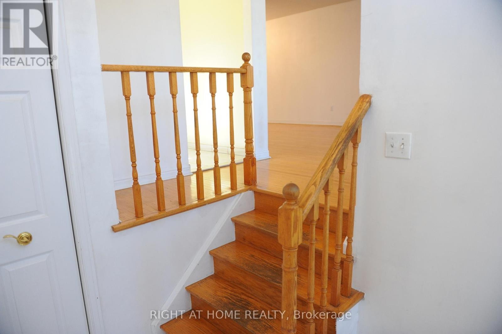 












UPPER - 1618 CORKSTONE GLADE

,
Mississauga (Rathwood),




Ontario
L4W2E7

