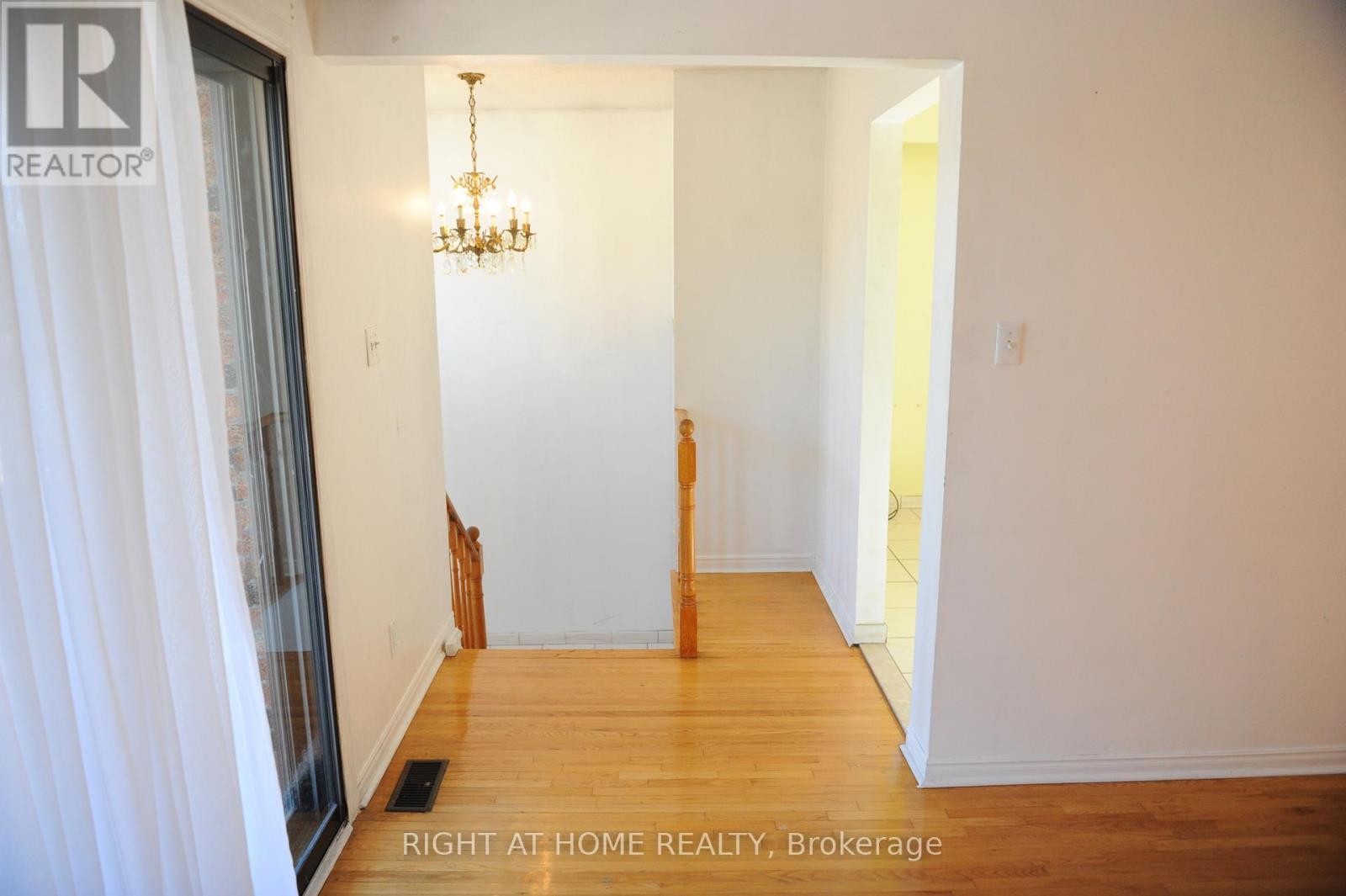












UPPER - 1618 CORKSTONE GLADE

,
Mississauga (Rathwood),




Ontario
L4W2E7

