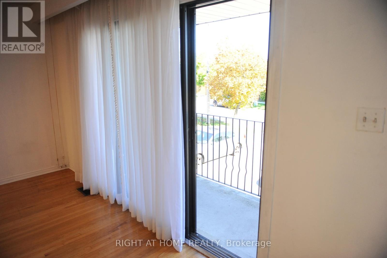 












UPPER - 1618 CORKSTONE GLADE

,
Mississauga (Rathwood),




Ontario
L4W2E7

