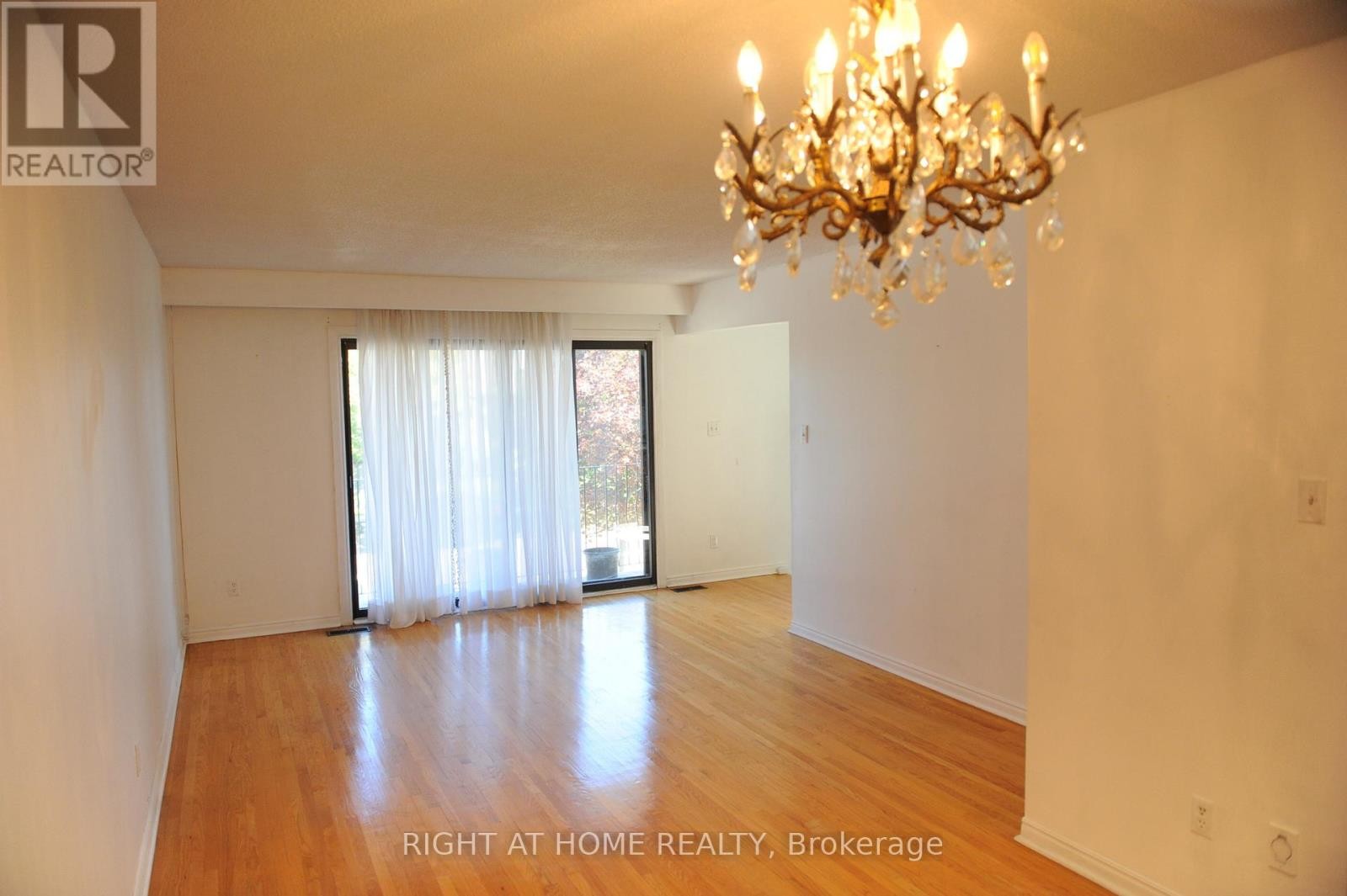 












UPPER - 1618 CORKSTONE GLADE

,
Mississauga (Rathwood),




Ontario
L4W2E7


