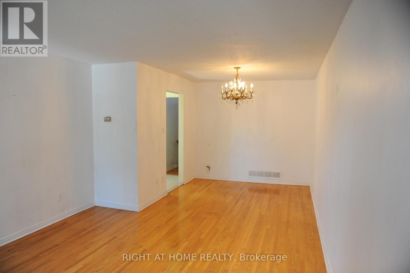 












UPPER - 1618 CORKSTONE GLADE

,
Mississauga (Rathwood),




Ontario
L4W2E7

