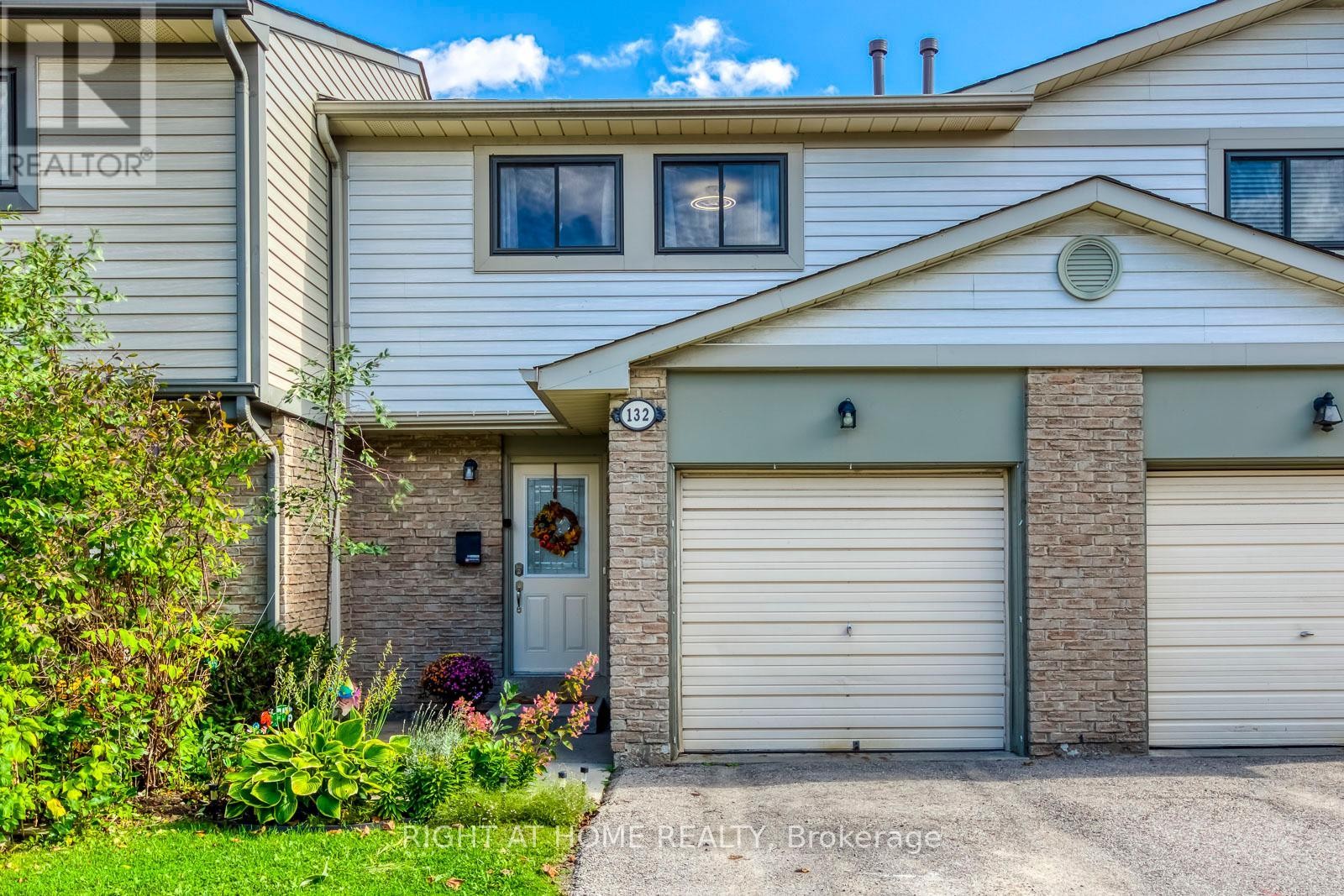 












132 ASHTON CRESCENT

,
Brampton (Central Park),




Ontario
L6S3J9

