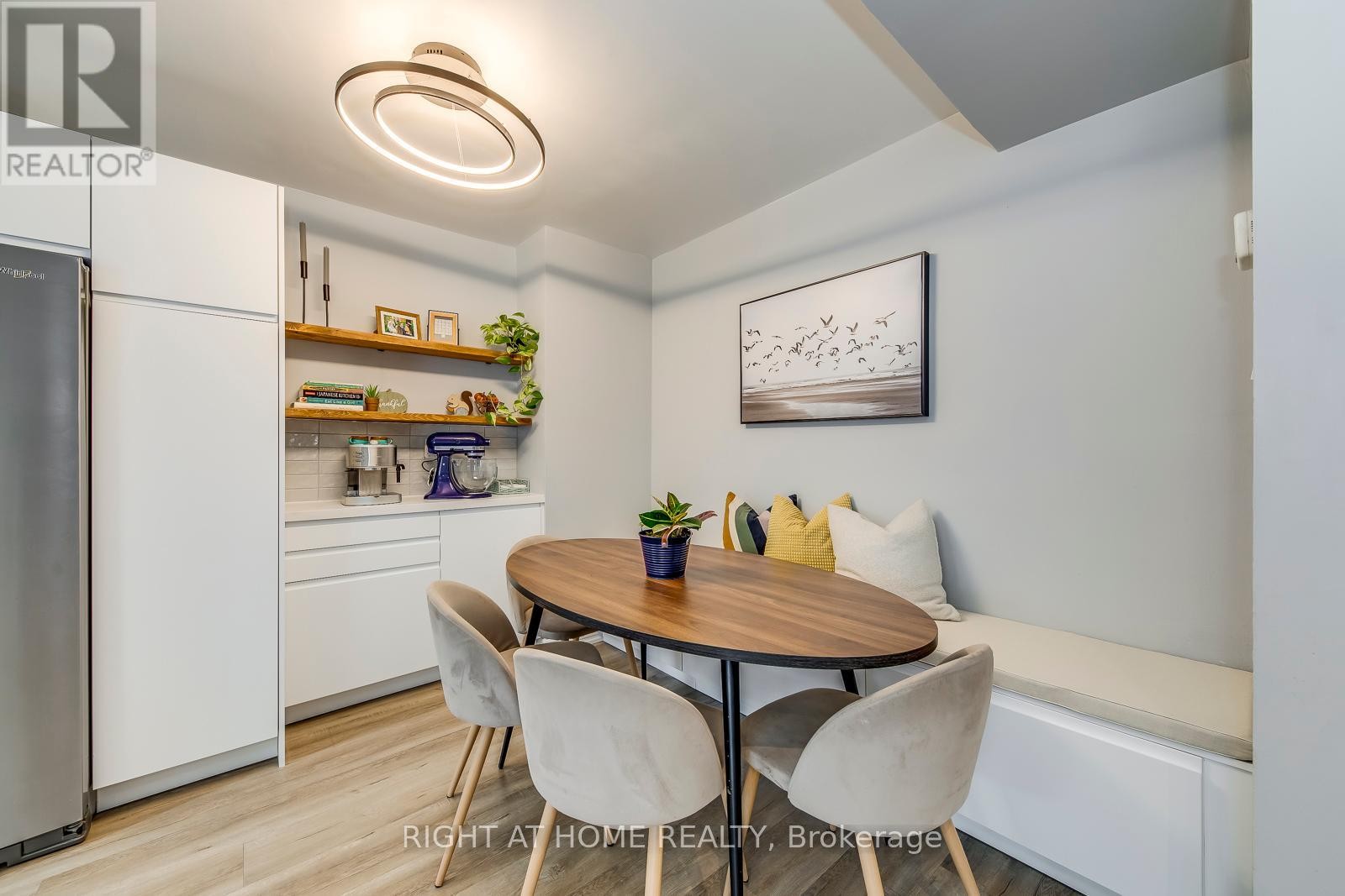 












132 ASHTON CRESCENT

,
Brampton (Central Park),




Ontario
L6S3J9

