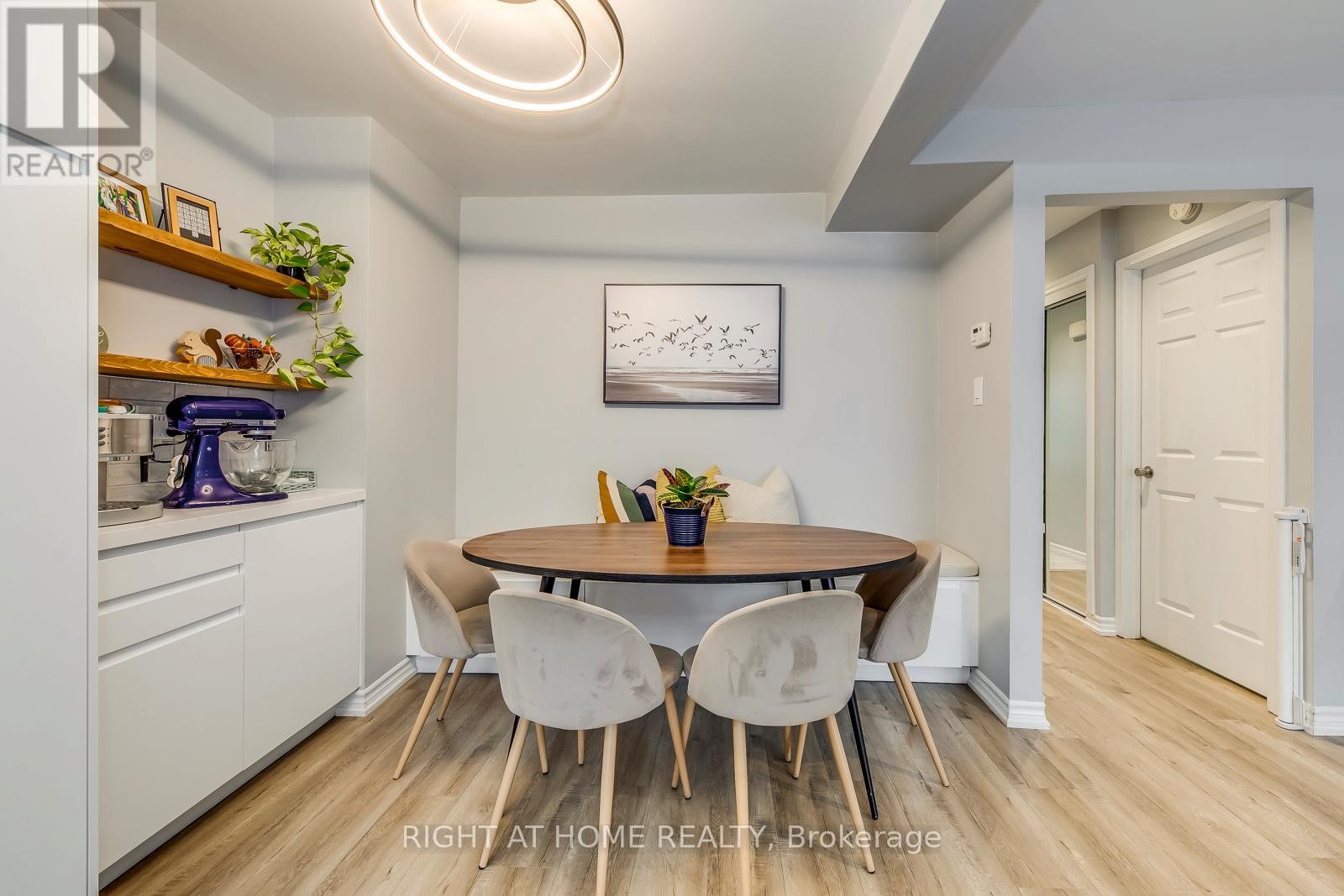 












132 ASHTON CRESCENT

,
Brampton (Central Park),




Ontario
L6S3J9


