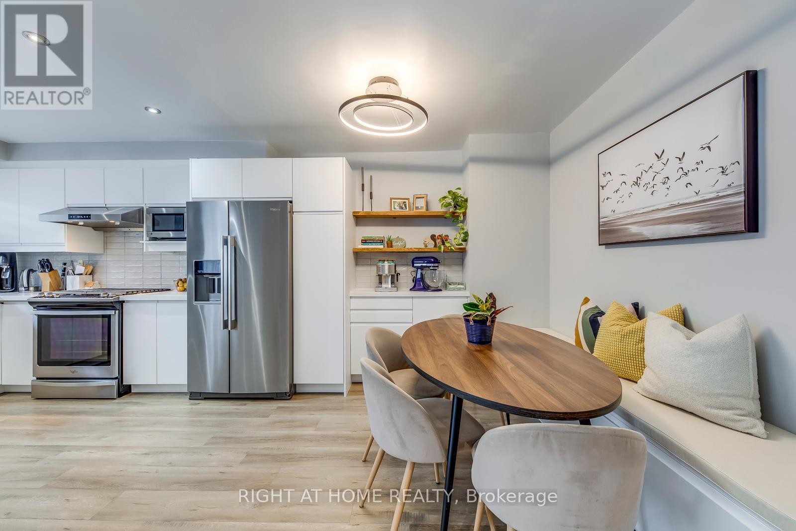 












132 ASHTON CRESCENT

,
Brampton (Central Park),




Ontario
L6S3J9

