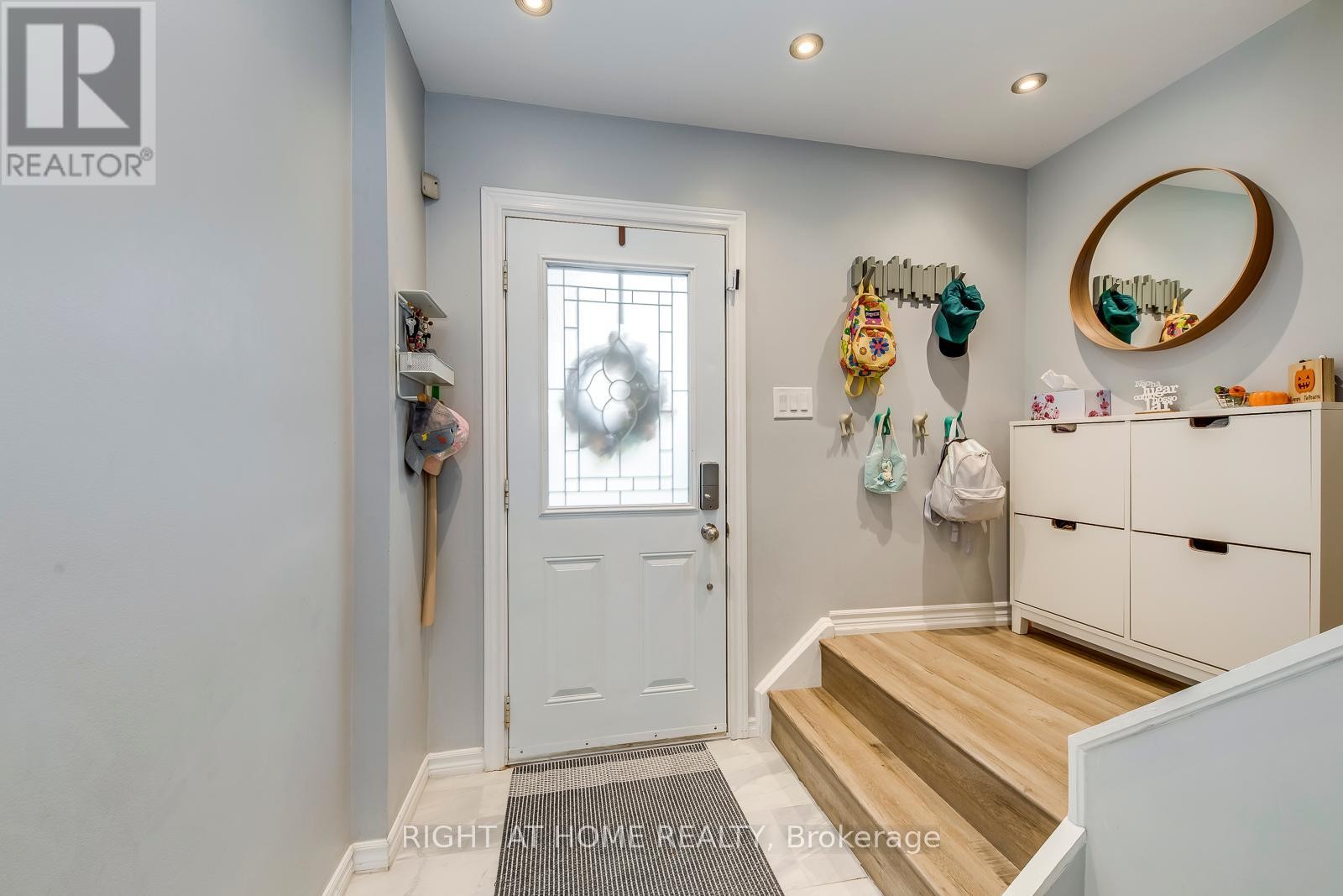 












132 ASHTON CRESCENT

,
Brampton (Central Park),




Ontario
L6S3J9

