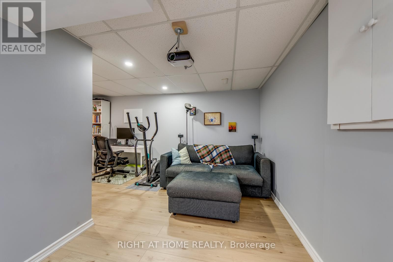 












132 ASHTON CRESCENT

,
Brampton (Central Park),




Ontario
L6S3J9

