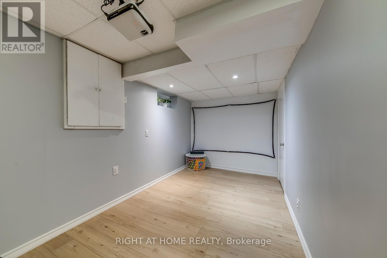 












132 ASHTON CRESCENT

,
Brampton (Central Park),




Ontario
L6S3J9

