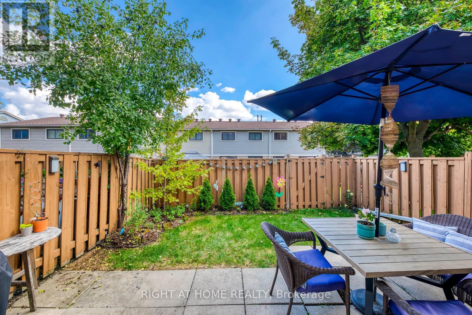 












132 ASHTON CRESCENT

,
Brampton (Central Park),




Ontario
L6S3J9

