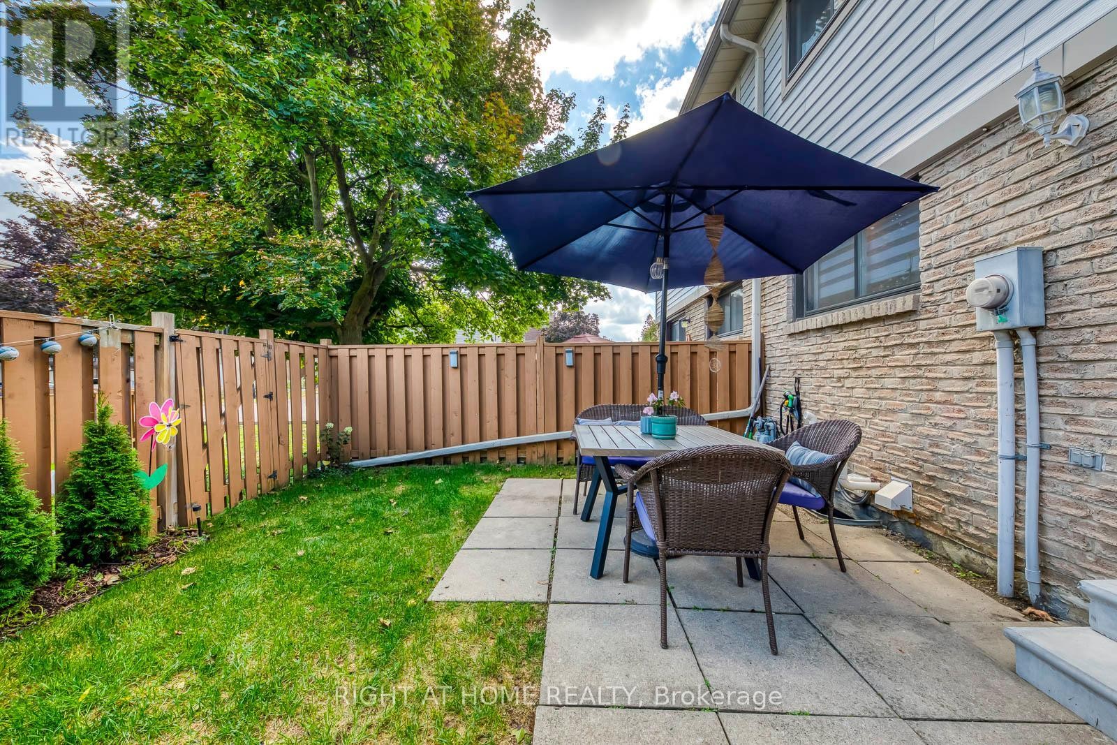 












132 ASHTON CRESCENT

,
Brampton (Central Park),




Ontario
L6S3J9


