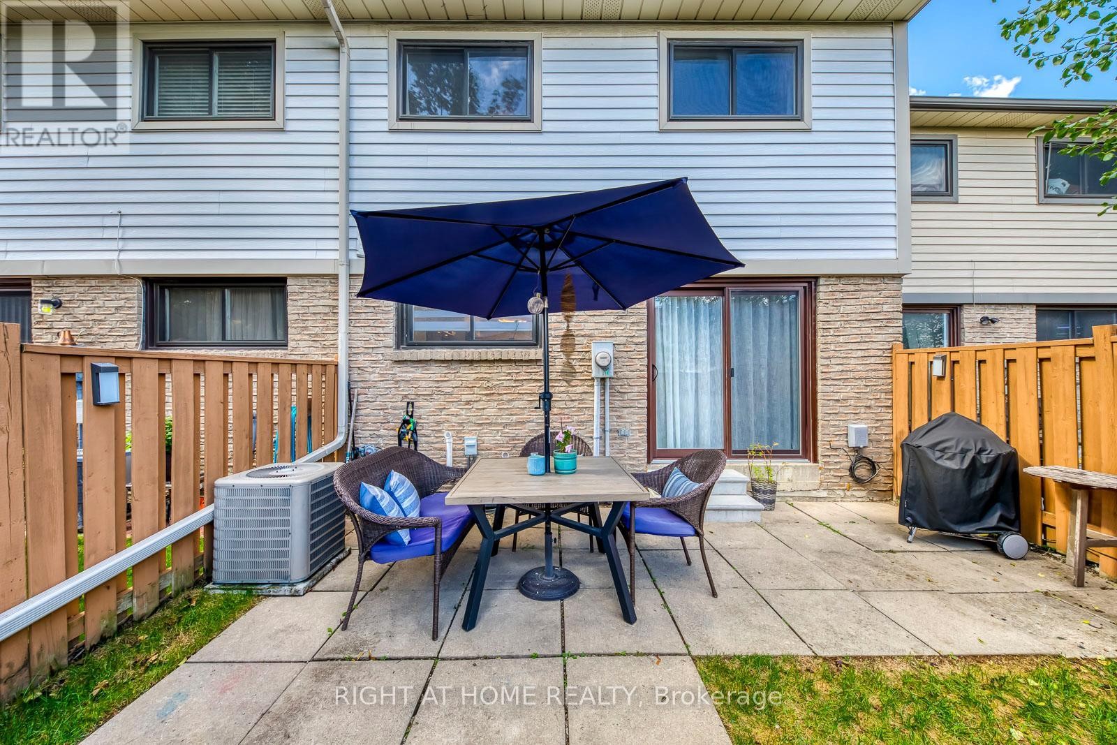 












132 ASHTON CRESCENT

,
Brampton (Central Park),




Ontario
L6S3J9

