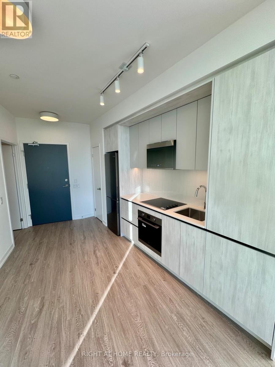 












1022 - 2485 EGLINTON AVE W AVENUE

,
Mississauga (Central Erin Mills),




Ontario
L5M2T1

