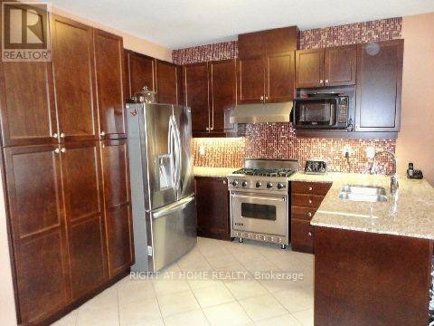












4700 CENTRETOWN WAY

,
Mississauga (Hurontario),




Ontario
L5R0C9


