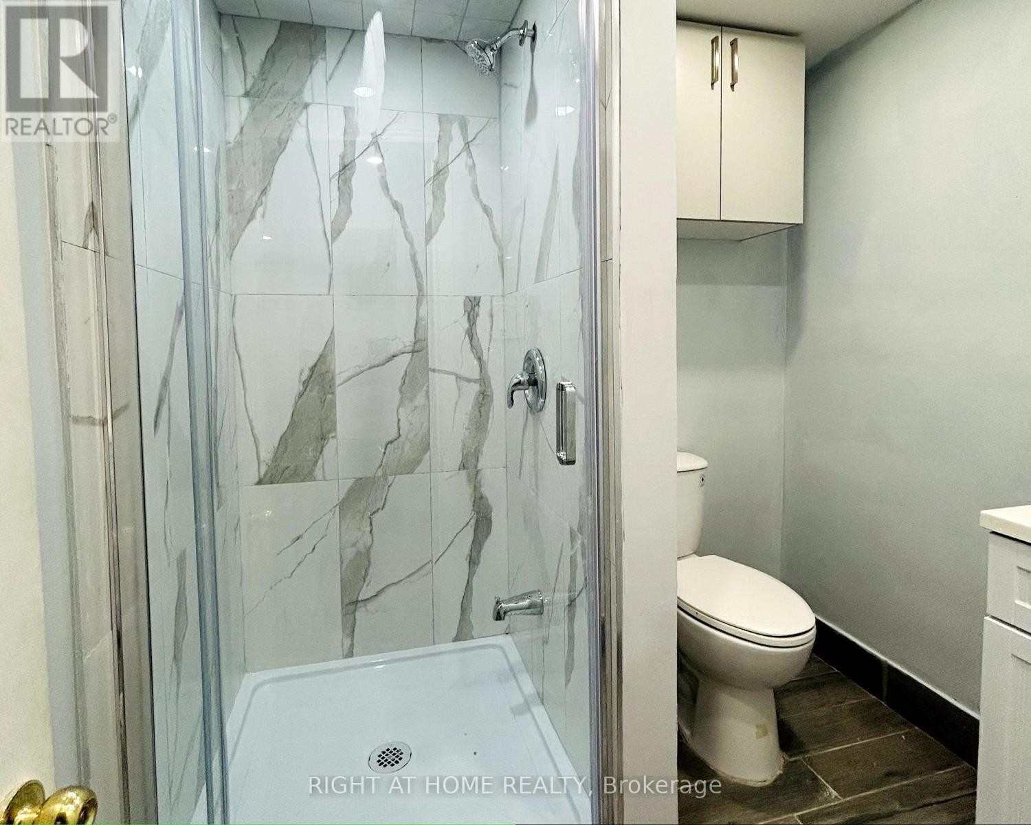 












85 CLOVERDALE DRIVE

,
Brampton (Avondale),




Ontario
L6T2T5

