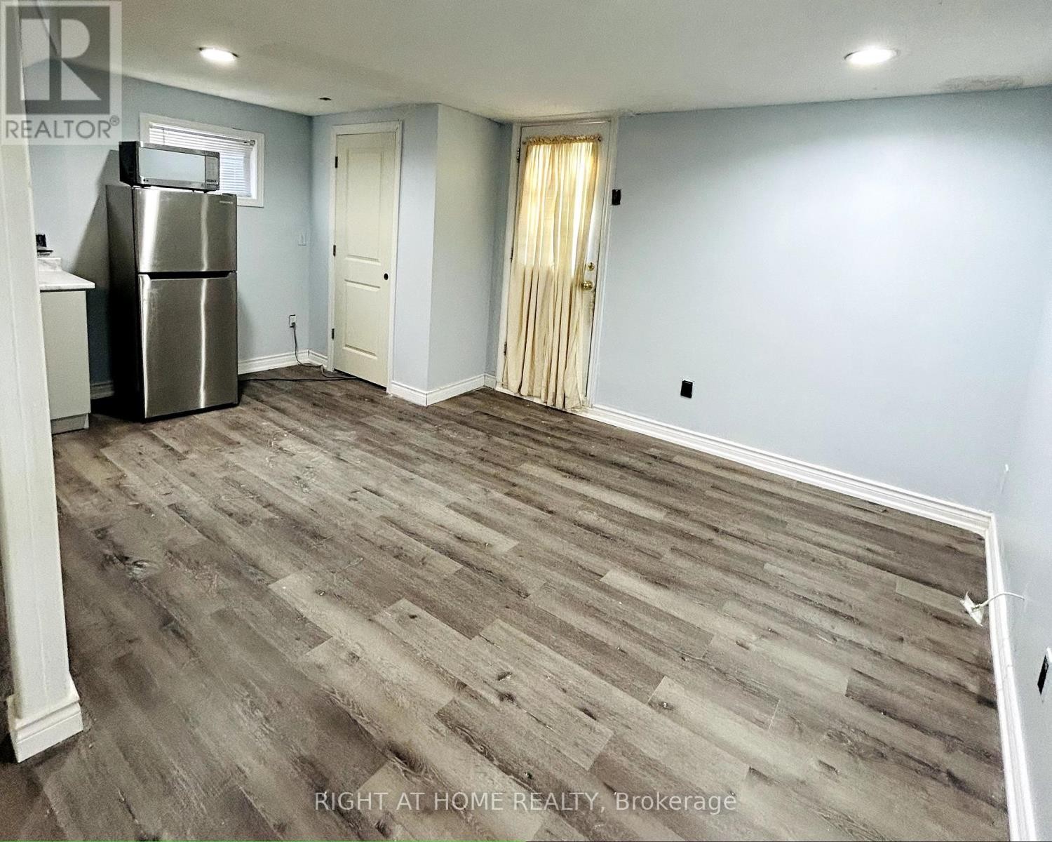 












85 CLOVERDALE DRIVE

,
Brampton (Avondale),




Ontario
L6T2T5

