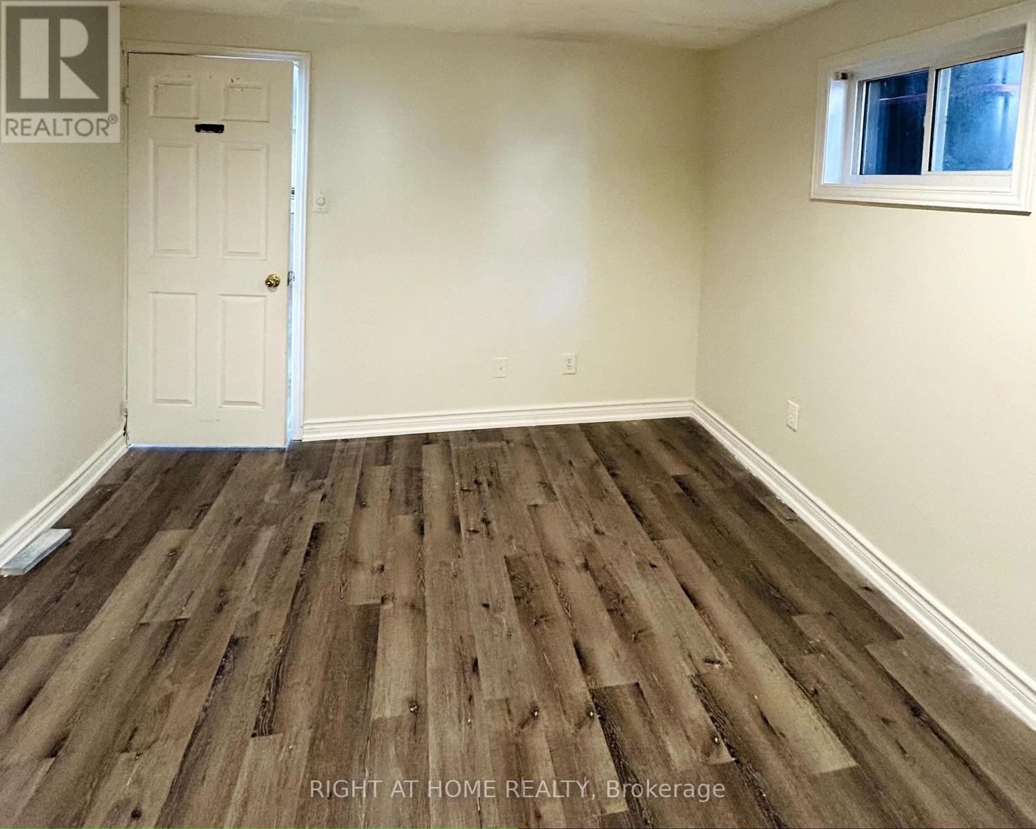 












85 CLOVERDALE DRIVE

,
Brampton (Avondale),




Ontario
L6T2T5

