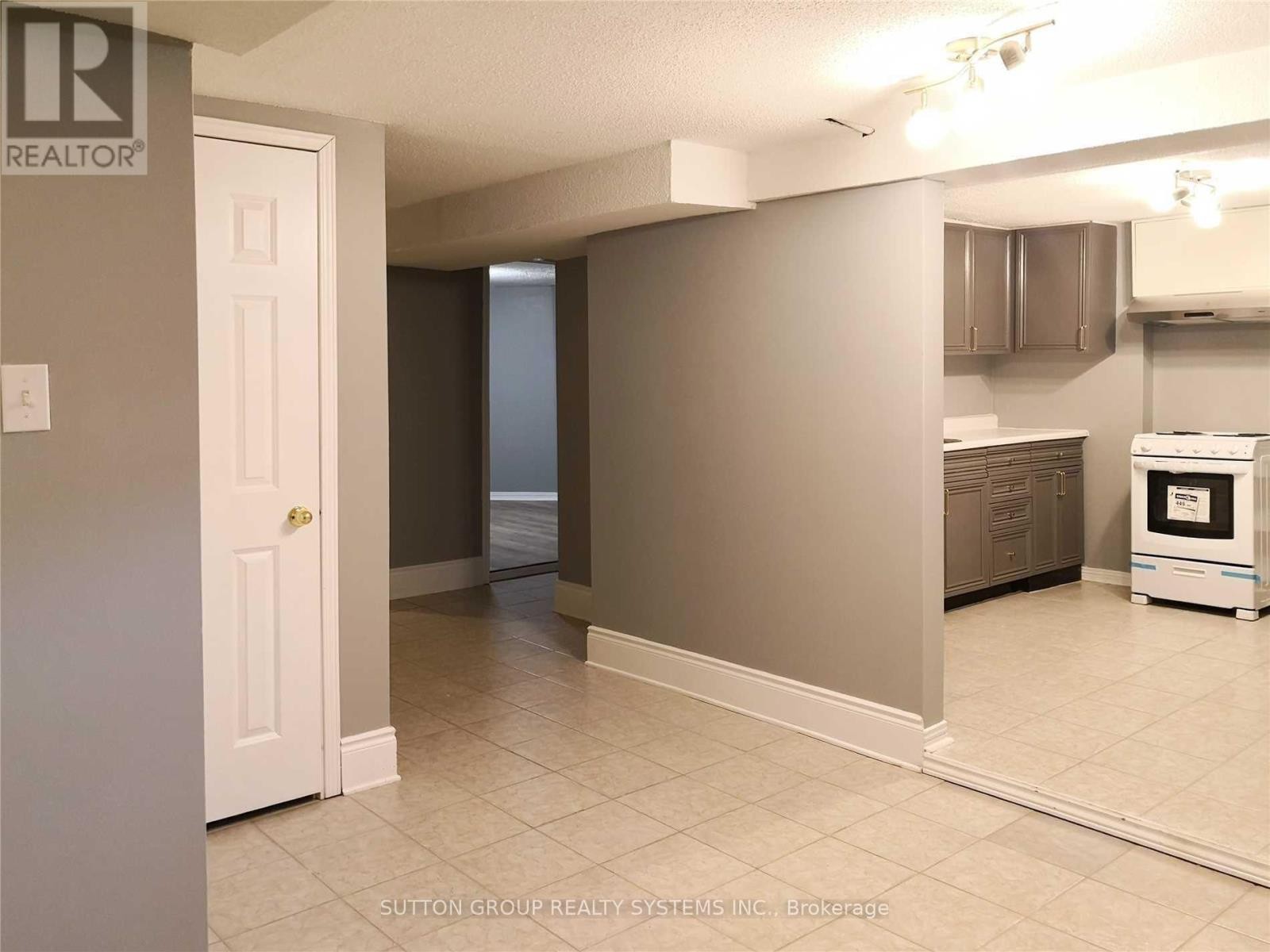 












6005 TENTH LINE W

,
Mississauga (Lisgar),




Ontario
L5N5S6

