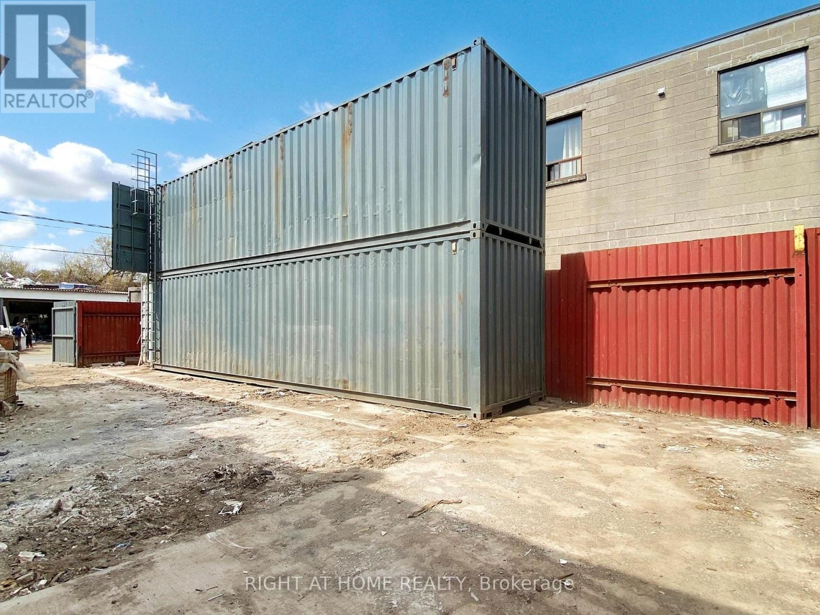 












48 HYDE AVENUE

,
Toronto (Keelesdale-Eglinton West),




Ontario
M6M1J4

