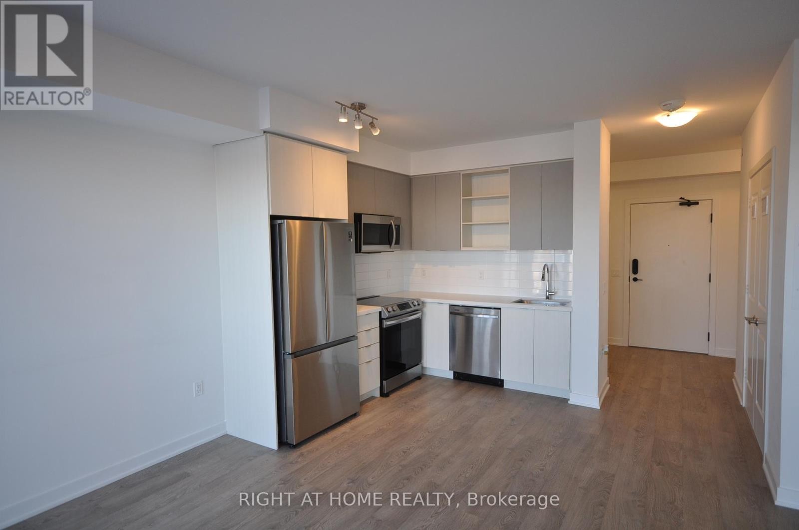 












308 - 4675 METCALFE AVENUE

,
Mississauga (Central Erin Mills),




Ontario
L5M0Z8

