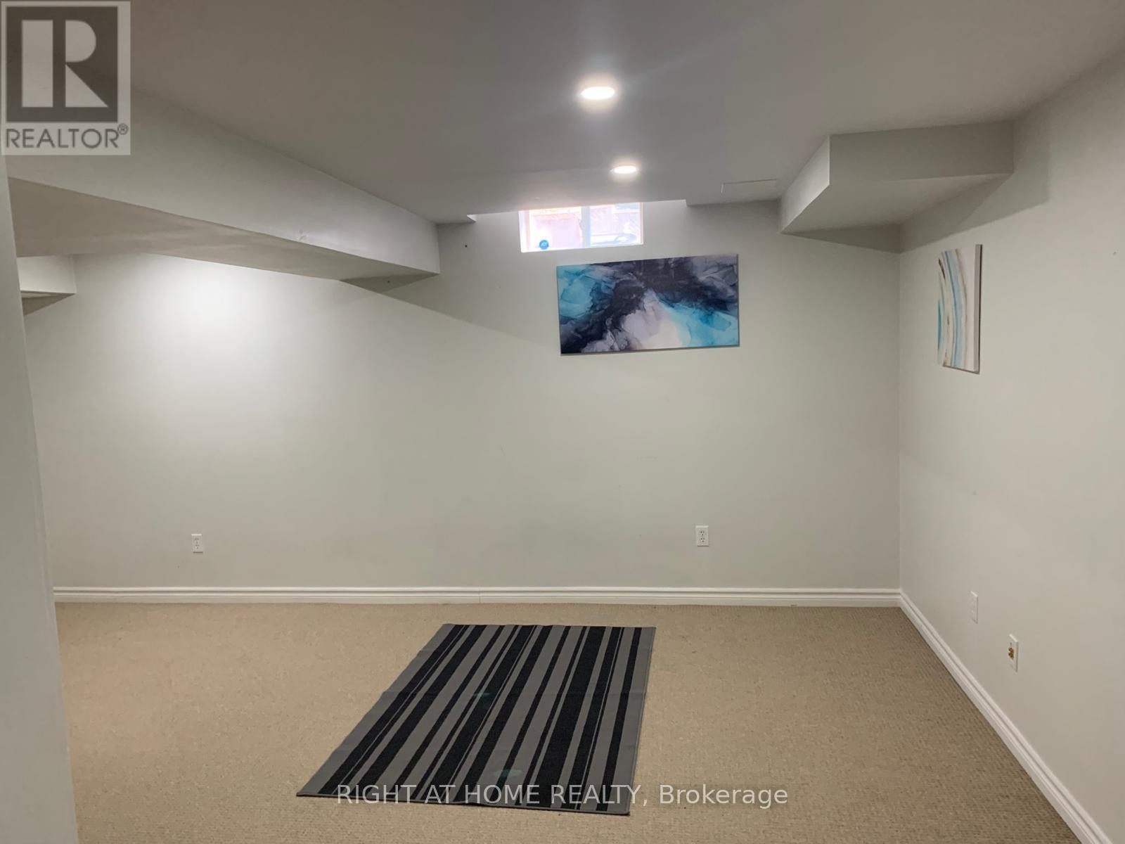 












3 - 1551 REEVES GATE

,
Oakville (GA Glen Abbey),




Ontario
L6M5C5

