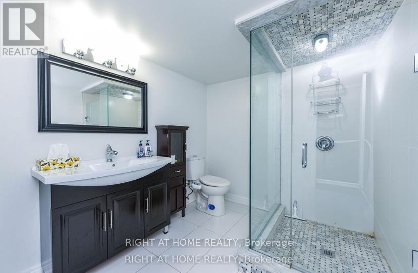 












3 - 1551 REEVES GATE

,
Oakville (GA Glen Abbey),




Ontario
L6M5C5

