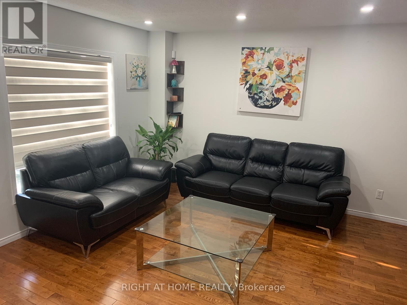 












3 - 1551 REEVES GATE

,
Oakville (GA Glen Abbey),




Ontario
L6M5C5

