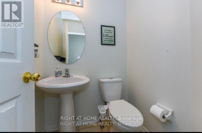 












3 - 1551 REEVES GATE

,
Oakville (GA Glen Abbey),




Ontario
L6M5C5

