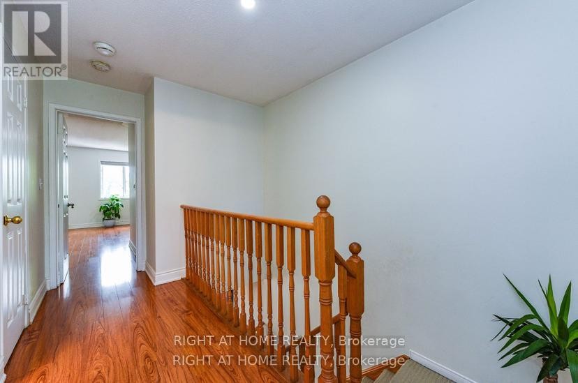 












3 - 1551 REEVES GATE

,
Oakville (GA Glen Abbey),




Ontario
L6M5C5

