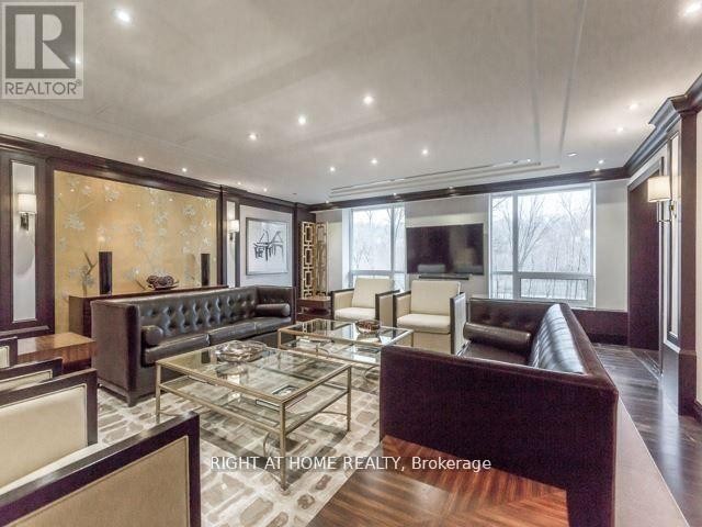 












612 - 30 OLD MILL ROAD N

,
Toronto (Kingsway South),




Ontario
M8X1A2

