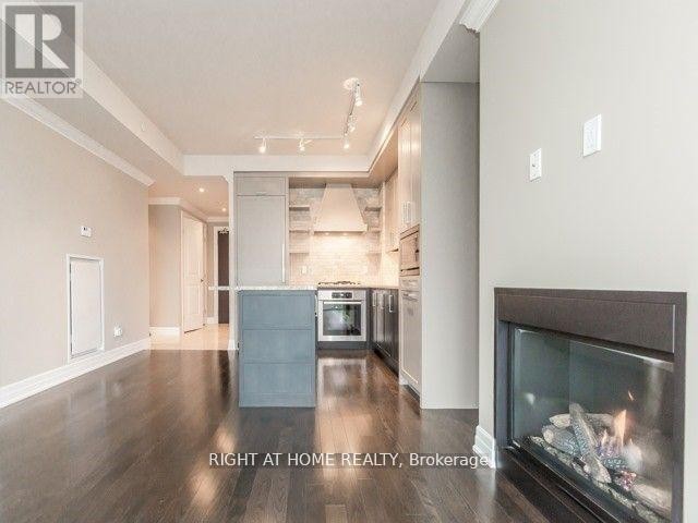 












612 - 30 OLD MILL ROAD N

,
Toronto (Kingsway South),




Ontario
M8X1A2

