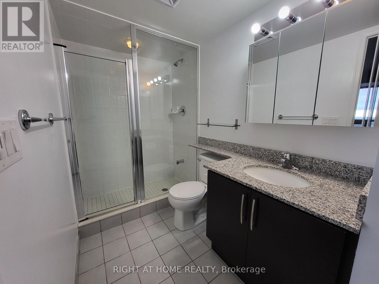












1403 - 3 MICHAEL POWER PLACE

,
Toronto (Islington-City Centre West),




Ontario
M9A0A2

