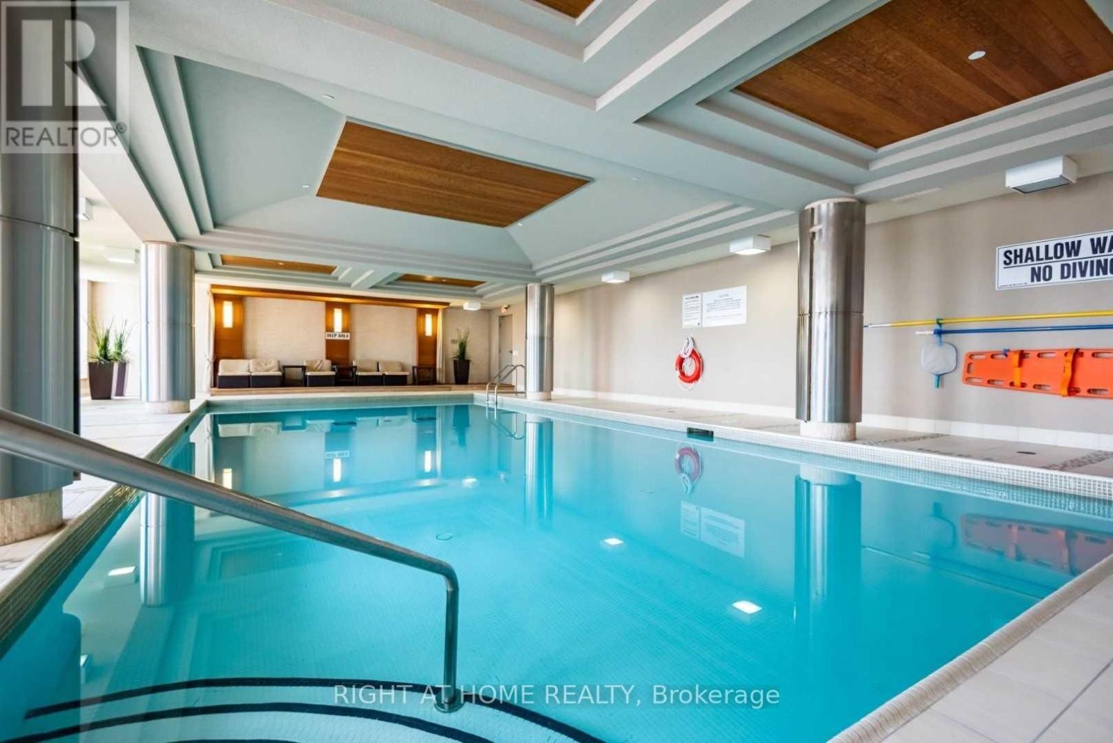 












1403 - 3 MICHAEL POWER PLACE

,
Toronto (Islington-City Centre West),




Ontario
M9A0A2

