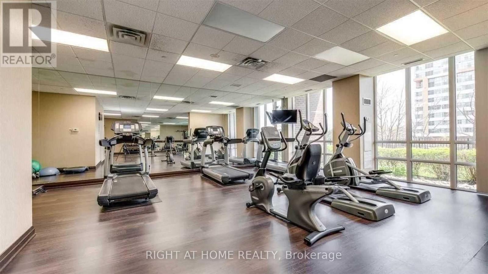 












1403 - 3 MICHAEL POWER PLACE

,
Toronto (Islington-City Centre West),




Ontario
M9A0A2

