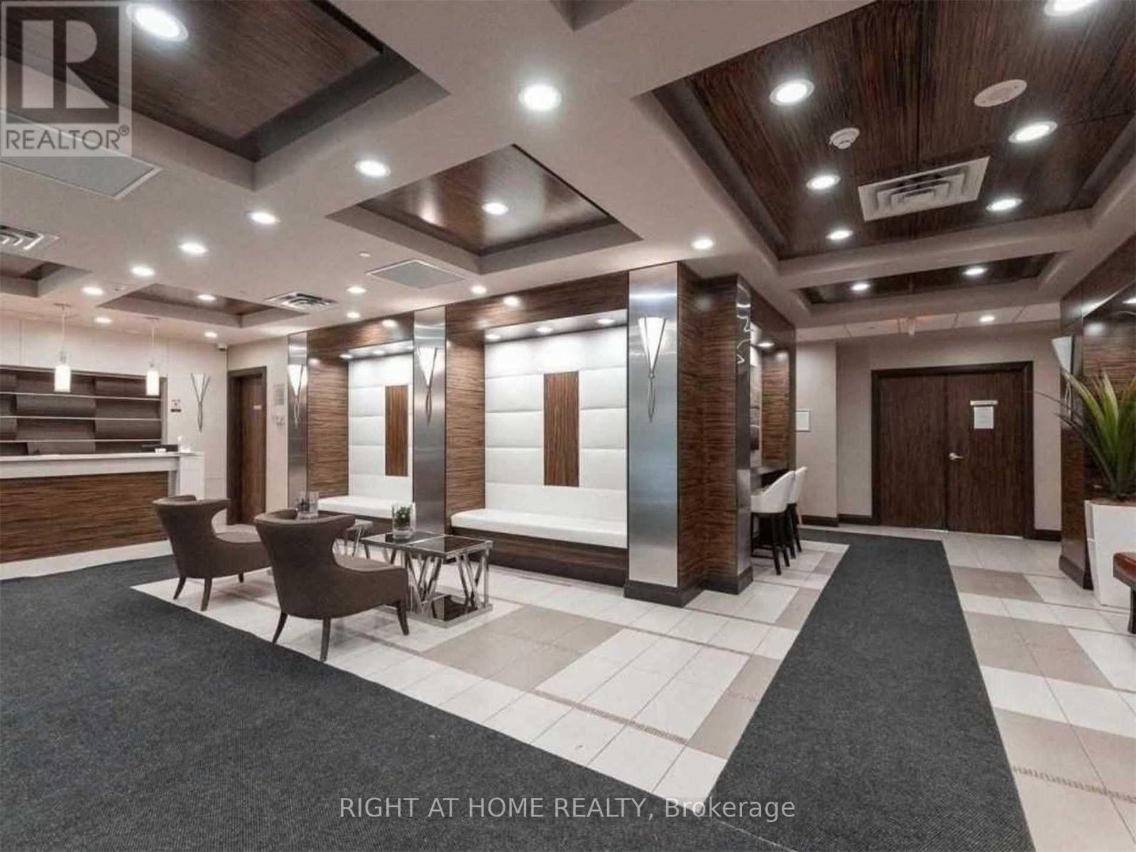 












1403 - 3 MICHAEL POWER PLACE

,
Toronto (Islington-City Centre West),




Ontario
M9A0A2

