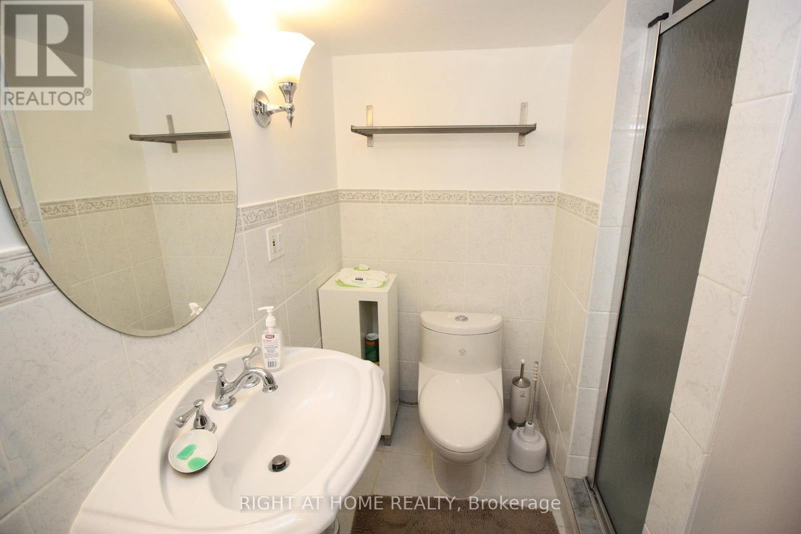 












479 RIMILTON AVENUE

,
Toronto (Alderwood),




Ontario
M8W2H2

