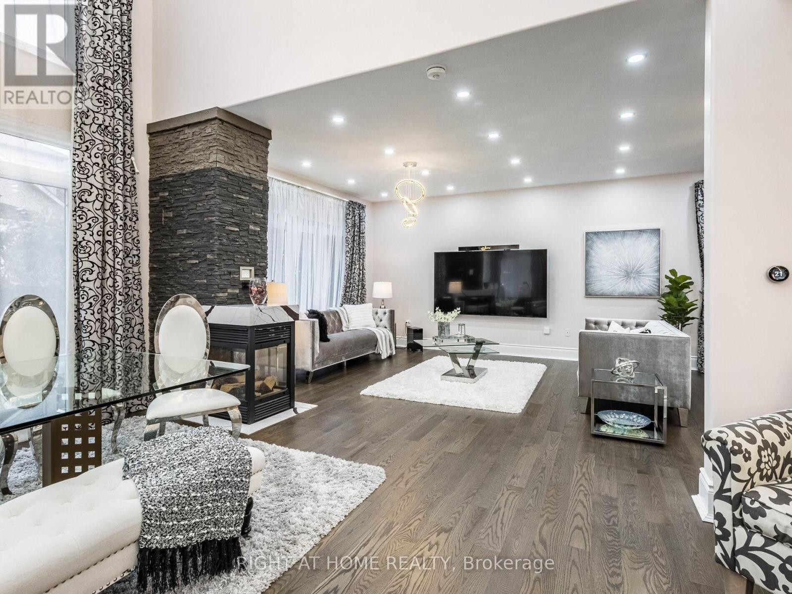 












3176 STOCKSBRIDGE AVENUE

,
Oakville (BC Bronte Creek),




Ontario
L6M0A7

