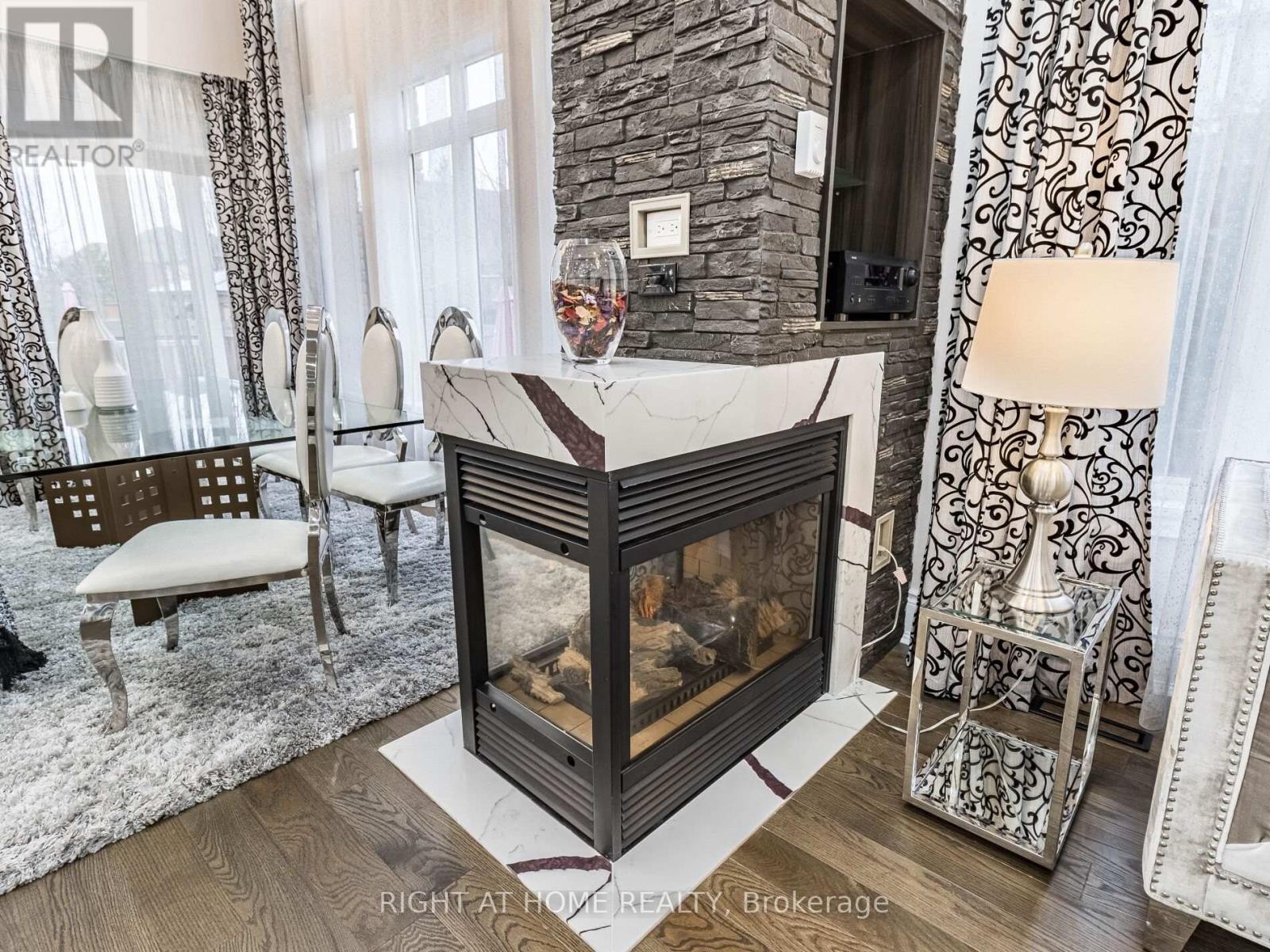 












3176 STOCKSBRIDGE AVENUE

,
Oakville (BC Bronte Creek),




Ontario
L6M0A7

