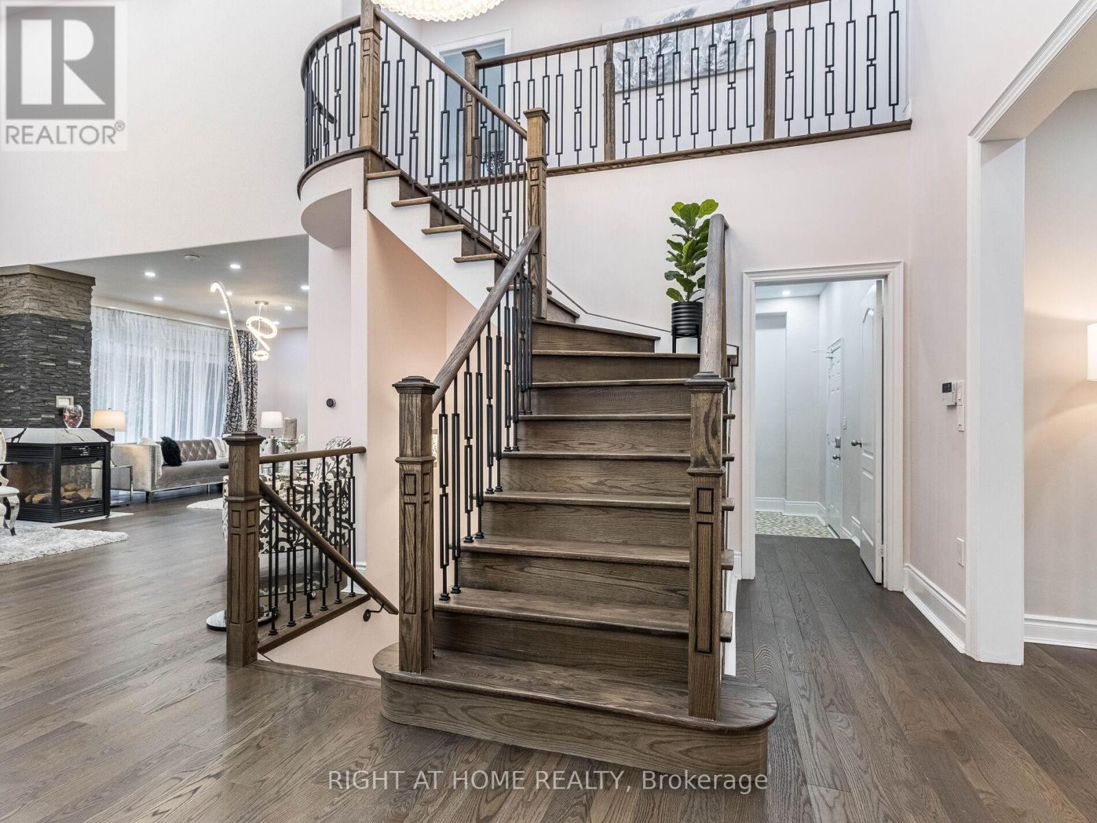 












3176 STOCKSBRIDGE AVENUE

,
Oakville (BC Bronte Creek),




Ontario
L6M0A7

